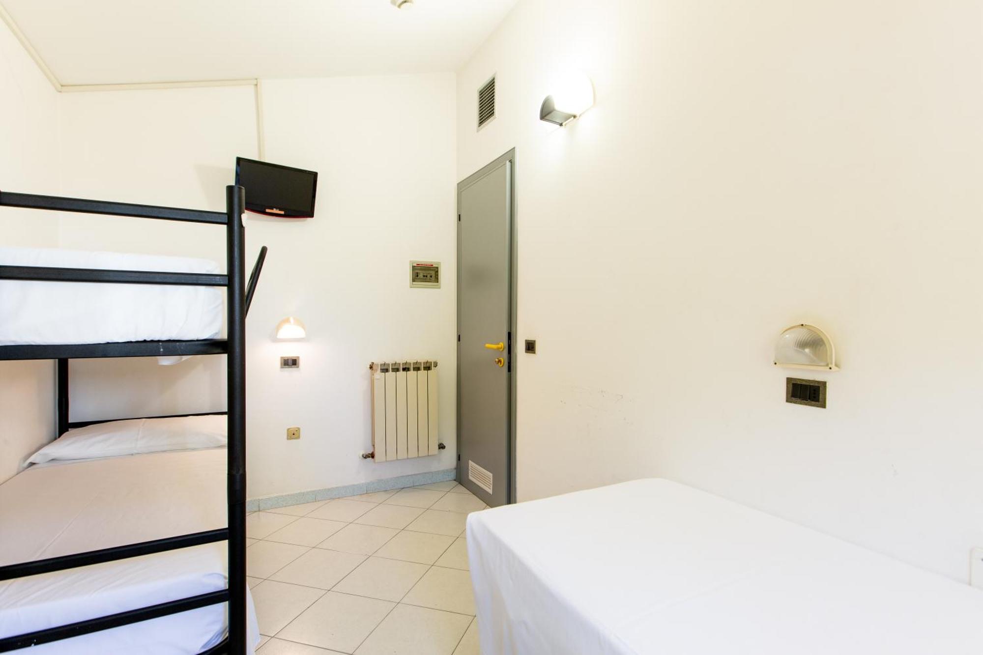 Hotel Marzia Con Piscina Riccione Exteriör bild