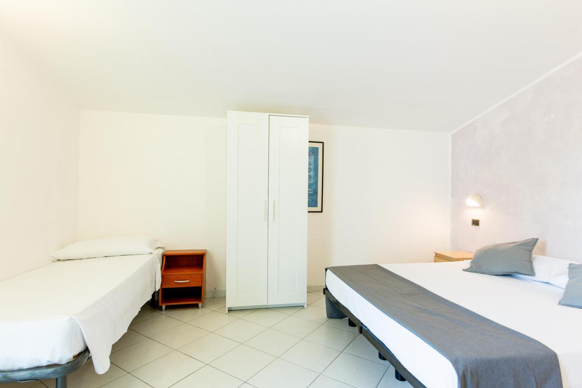 Hotel Marzia Con Piscina Riccione Exteriör bild